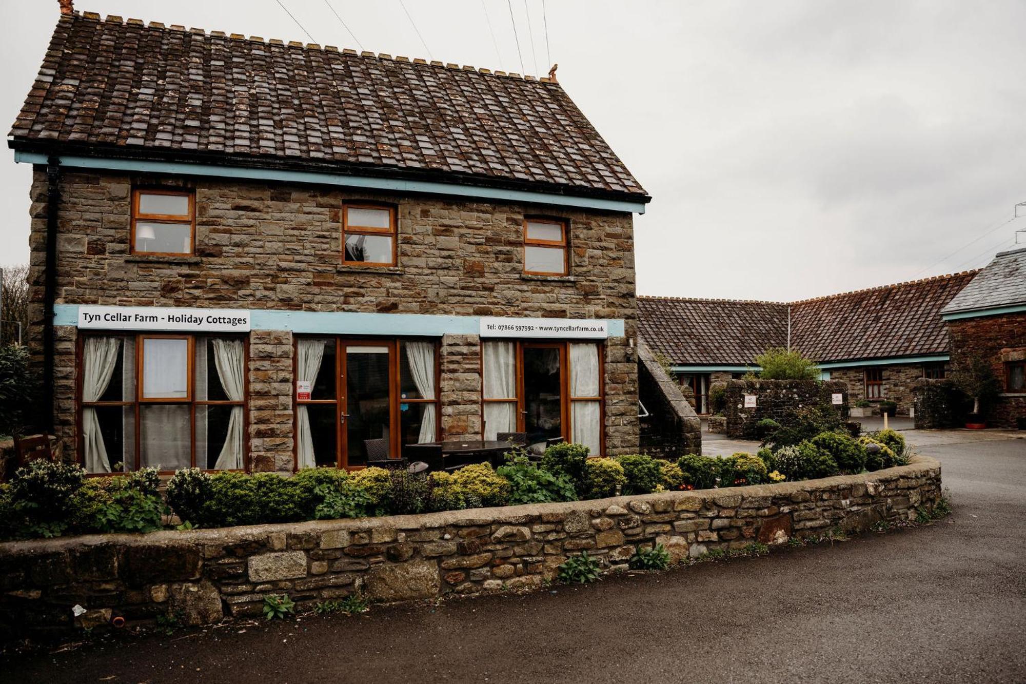 The Barn B&B Port Talbot Exterior photo
